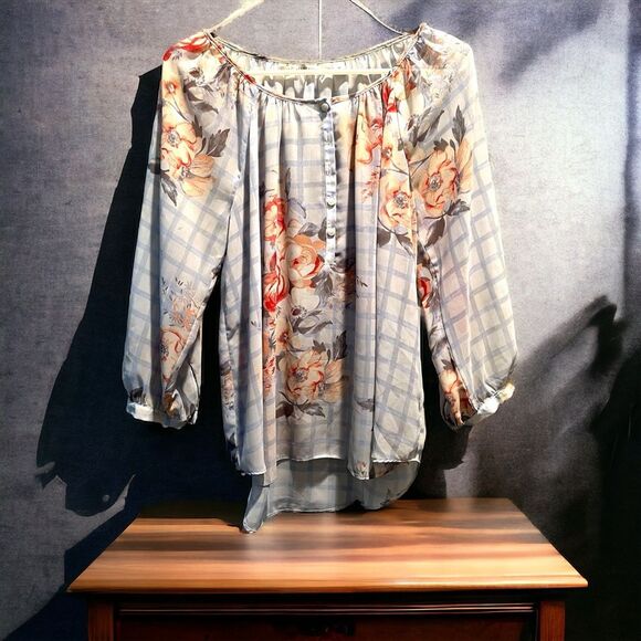 Lauren Conrad Rose Floral Sheer Top Size Medium - Picture 1 of 4